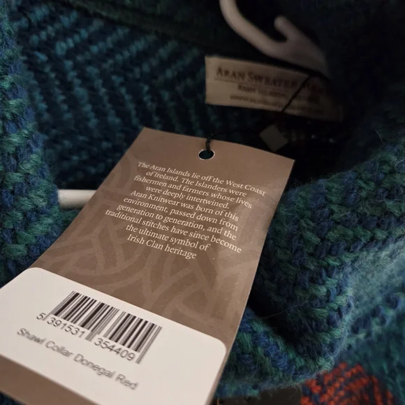 Aran Sweater Market, NWT! Cape Coat, Wool Bright Multicolor Plaid Wow! 😳 - Picture 4 of 4